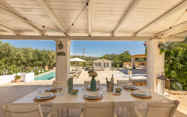 Villa Lampu Di Luce: Balcon / Terrasse / Patio, bassin, Extérieur