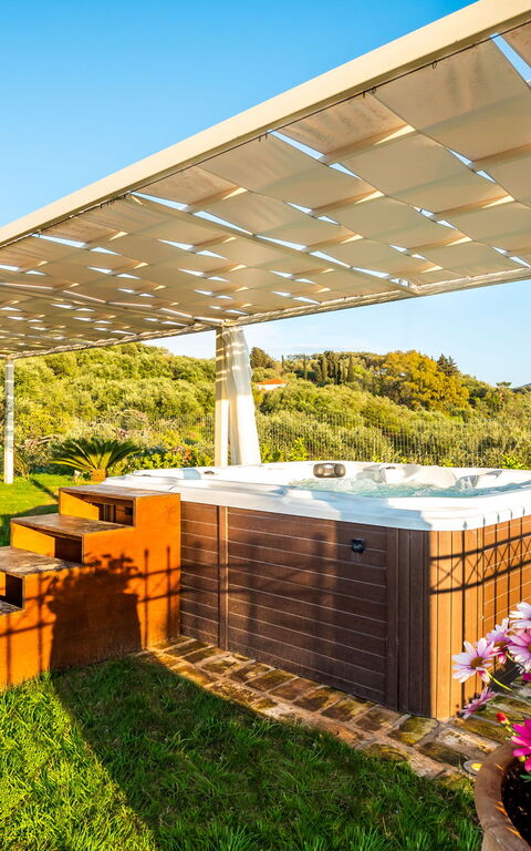 Villa Irida: jacuzzi