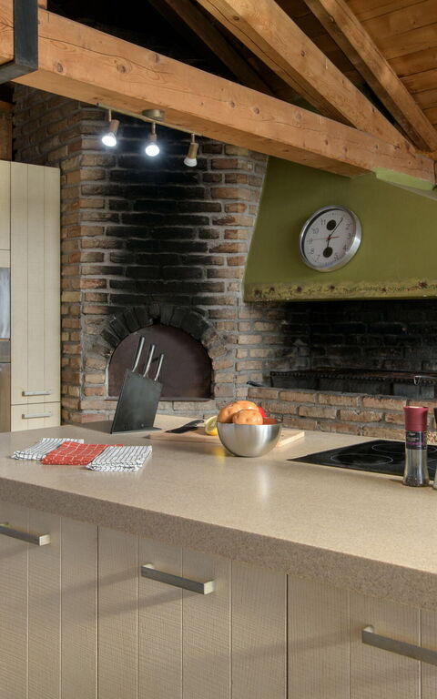 Villa Irida: Cuisine, Salle à manger, Salon