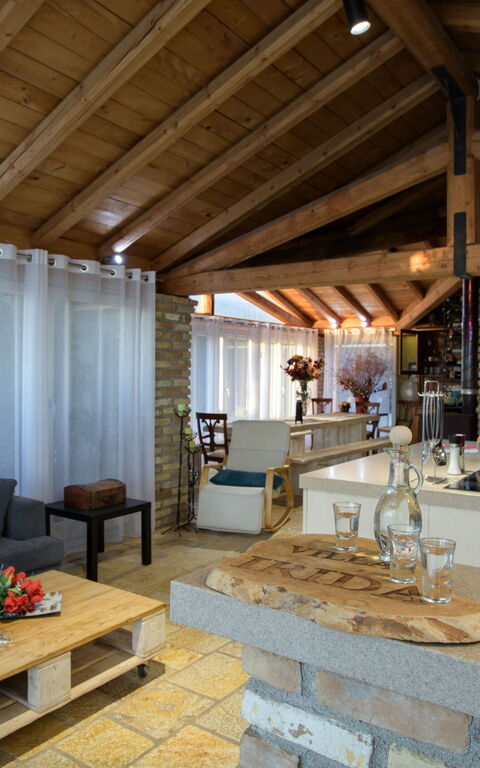 Villa Irida: Cuisine, Salle à manger, Salon
