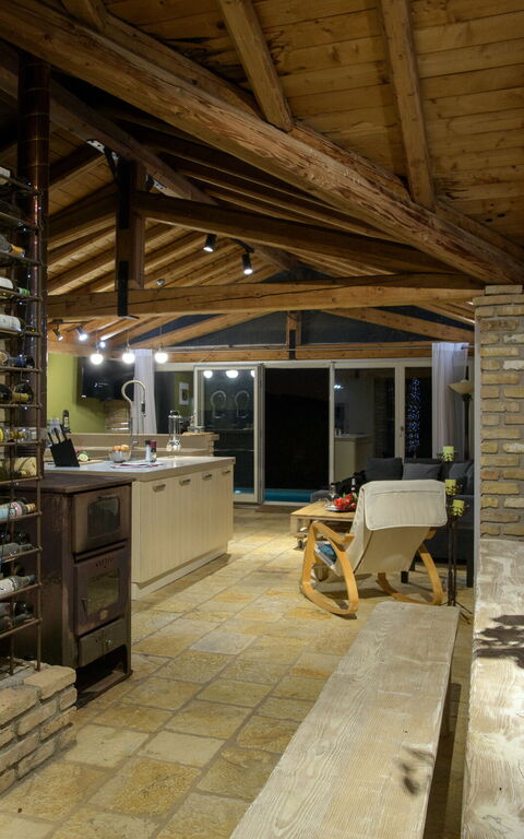 Villa Irida: Cuisine, Salle à manger, Salon