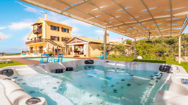 Villa Irida: jacuzzi