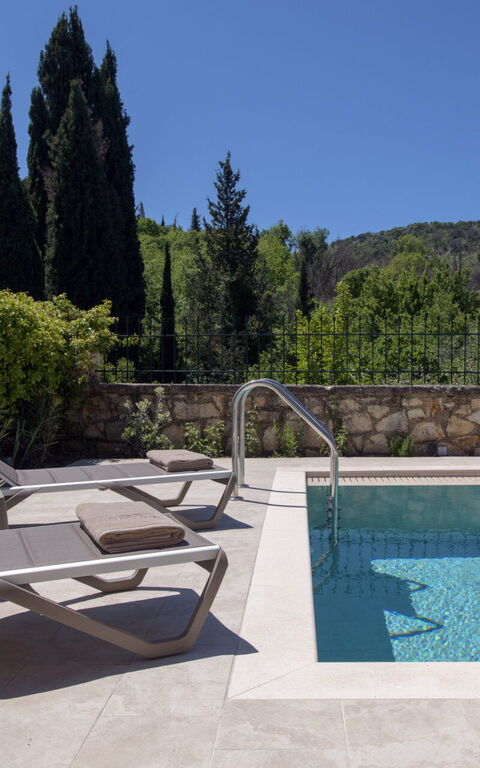 Villa Eleas Ikos: bassin, Extérieur, Extérieurs