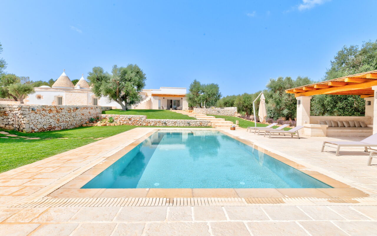 Trulli di Luccio: bassin, Extérieur, Extérieurs