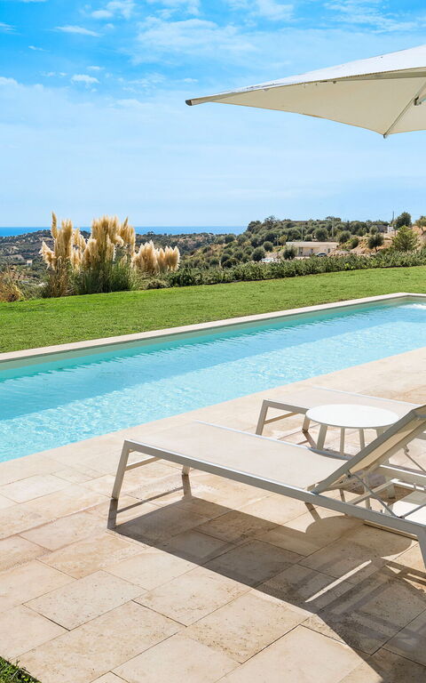 Villa Petite Afrique: bassin, Extérieur, Extérieurs, Jardin