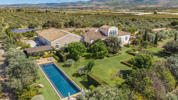 Domus Olivae: bassin, Extérieur, Extérieurs, Jardin, Vues