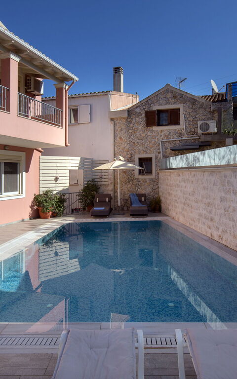 Doctor'S House: bassin, Extérieur, Extérieurs