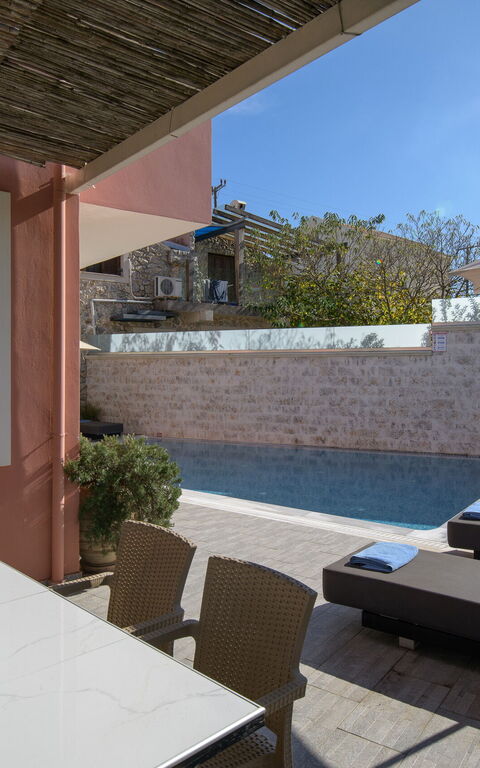 Doctor'S House: bassin, Extérieur, Extérieurs