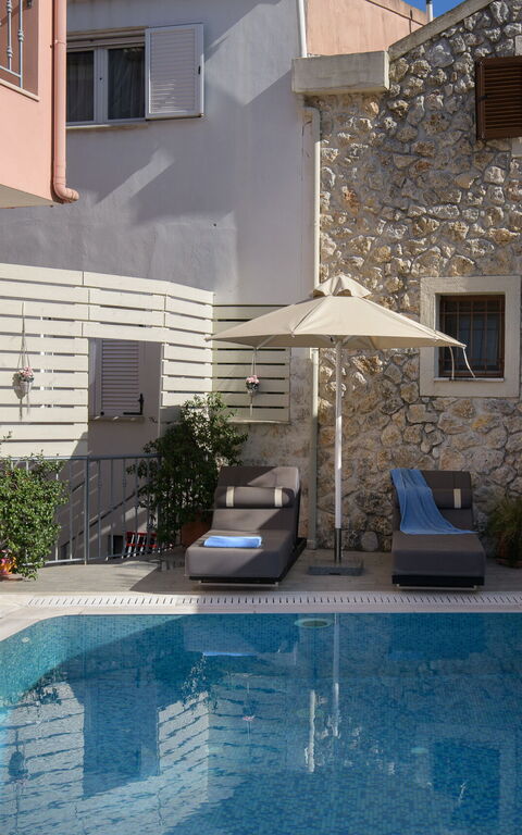 Doctor'S House: bassin, Extérieur, Extérieurs