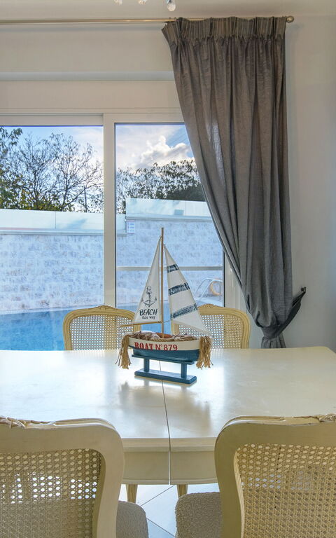 Doctor'S House: Salle à manger