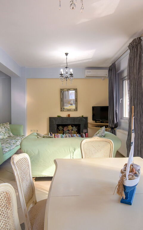 Doctor'S House: Salle à manger, Salon