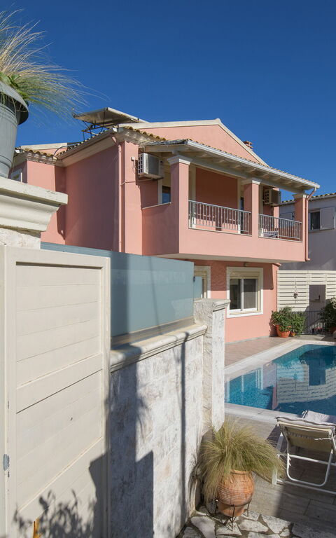 Doctor'S House: bassin, Extérieur, Extérieurs