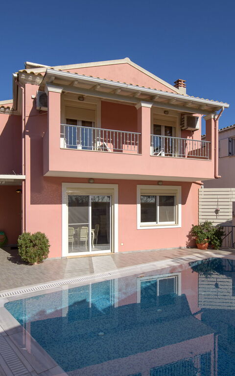 Doctor'S House: bassin, Extérieur, Extérieurs