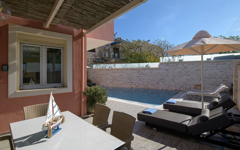 Doctor'S House: bassin, Extérieur, Extérieurs