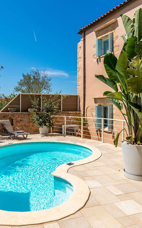 Villa Cava: bassin, Extérieur, Extérieurs