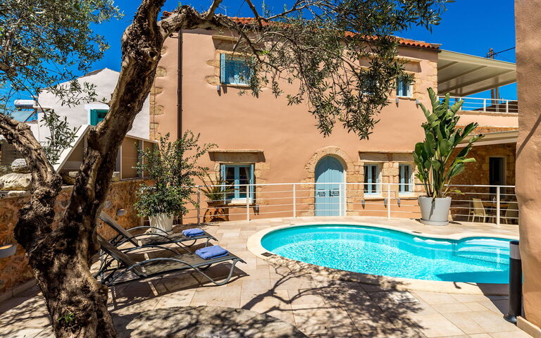 Villa Cava: bassin, Extérieur, Extérieurs