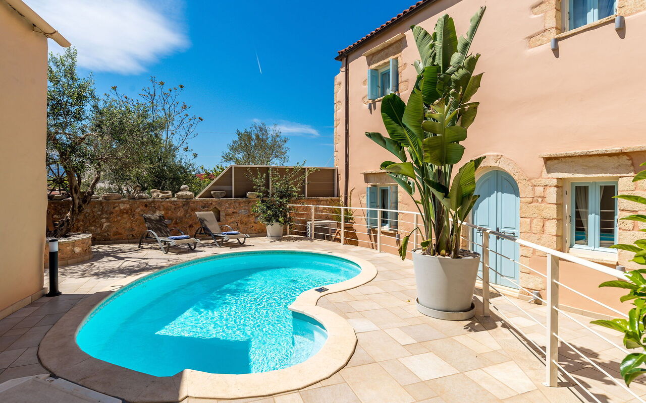 Villa Cava: bassin, Extérieur, Extérieurs