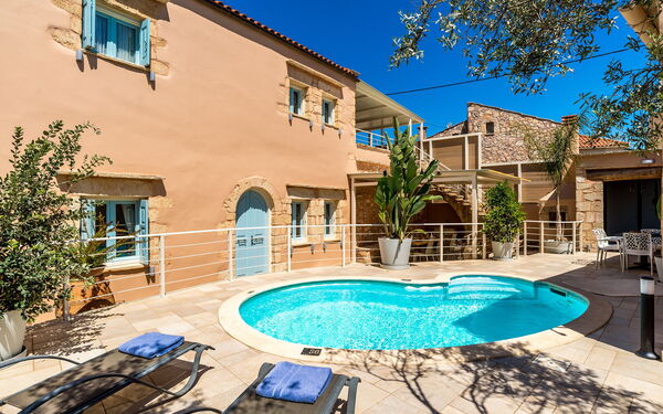 Villa Cava: bassin, Extérieur, Extérieurs