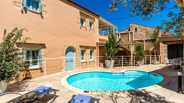 Villa Cava: bassin, Extérieur, Extérieurs