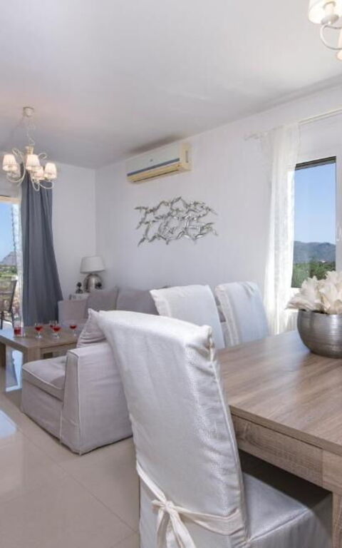 Magnolia: Salle à manger, Salon