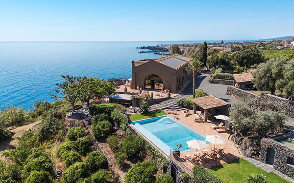 Villa Continella: bassin, Jardin, Vues