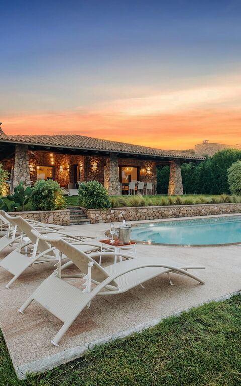 Villa Marinella: bassin, Extérieurs