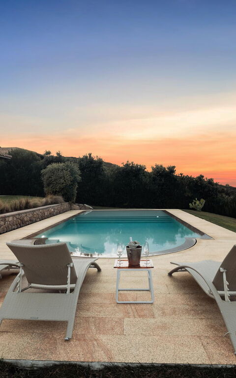 Villa Marinella: bassin, Extérieurs