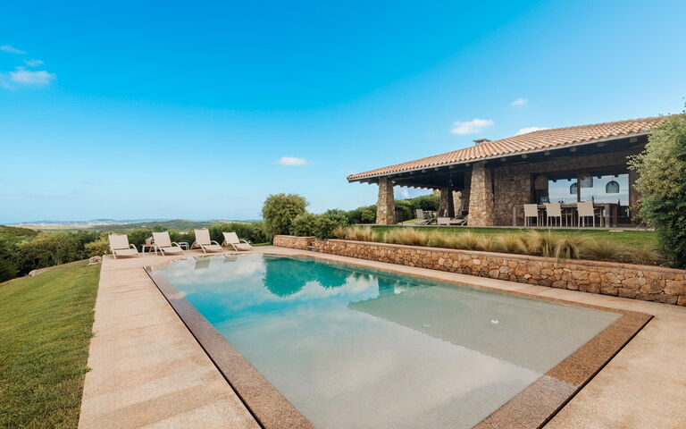 Villa Marinella: bassin, Extérieurs