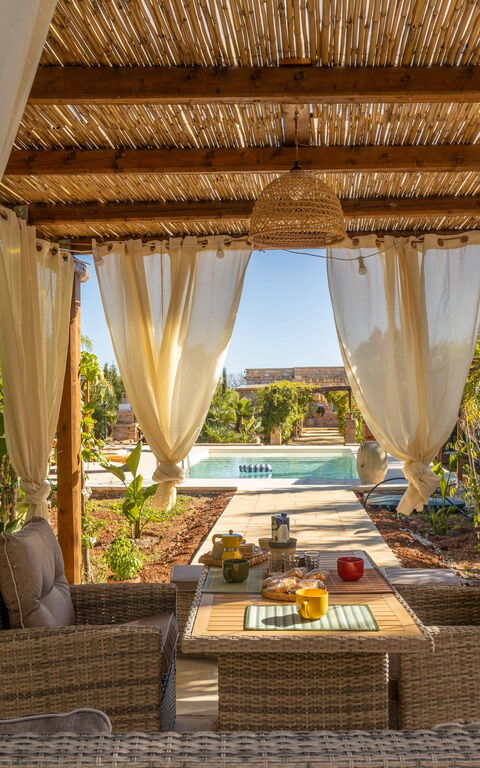 Villa Renedda: Balcon / Terrasse / Patio, bassin