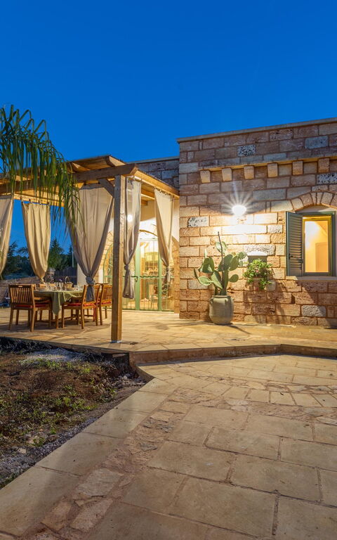 Villa Renedda: Extérieur, Extérieurs