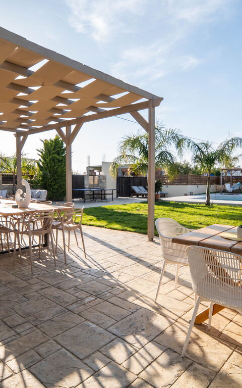 Villa Olympia: Balcon / Terrasse / Patio, Extérieur, Extérieurs, Jardin