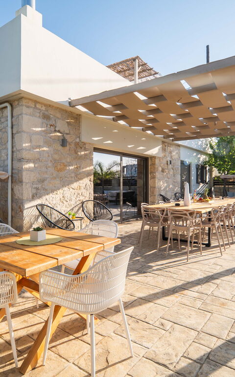 Villa Olympia: Balcon / Terrasse / Patio, Extérieur, Extérieurs, Jardin