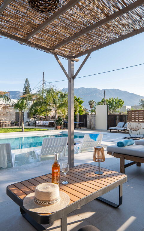 Villa Olympia: Balcon / Terrasse / Patio, bassin, Extérieur, Extérieurs