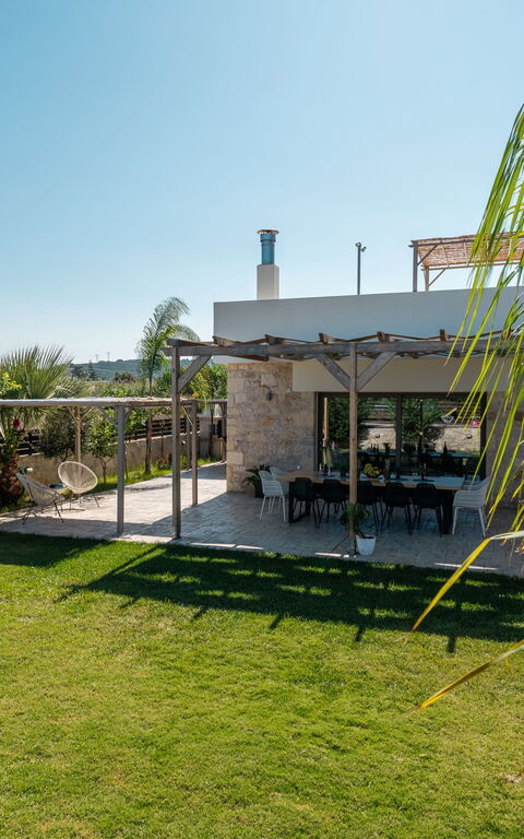 Villa Olympia: Extérieur, Extérieurs