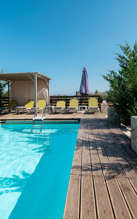 Villa Olympia: bassin, Extérieur, Extérieurs