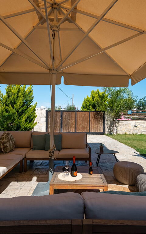 Villa Olympia: Balcon / Terrasse / Patio, Extérieur, Extérieurs, Jardin