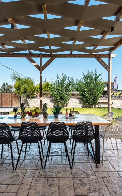 Villa Olympia: Balcon / Terrasse / Patio, Extérieur, Extérieurs, Jardin