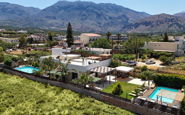 Villa Olympia: bassin, Vues