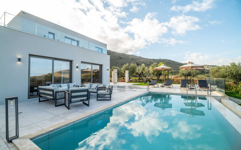 Villa Vasilissa: bassin, Extérieur, Extérieurs