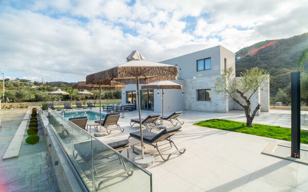 Villa Vasilissa: Extérieur, Extérieurs