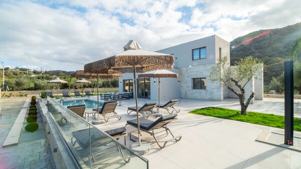 Villa Vasilissa: Extérieur, Extérieurs