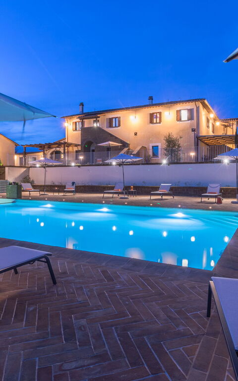 Tenuta Poggio Guiano: bassin, Extérieur, Extérieurs