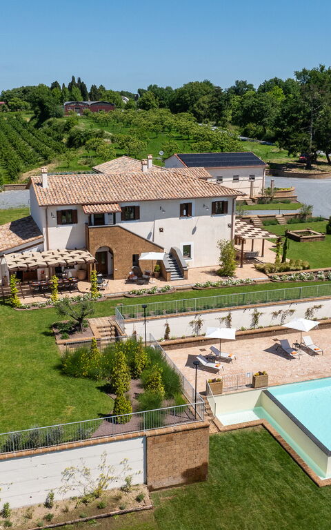 Tenuta Poggio Guiano: bassin, Extérieur, Extérieurs, Jardin