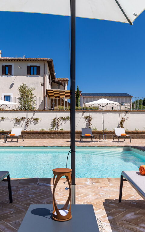 Tenuta Poggio Guiano: bassin, Extérieur, Extérieurs