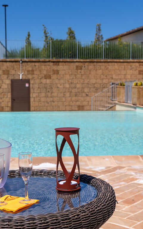 Tenuta Poggio Guiano: bassin, Extérieur, Extérieurs