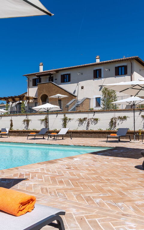 Tenuta Poggio Guiano: bassin, Extérieur, Extérieurs