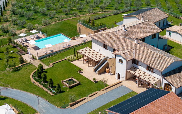 Tenuta Poggio Guiano: bassin, Extérieur, Extérieurs, Jardin, Vues