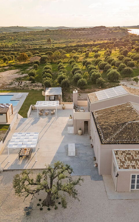 Dimora Bufalefi: bassin, Extérieur, Extérieurs