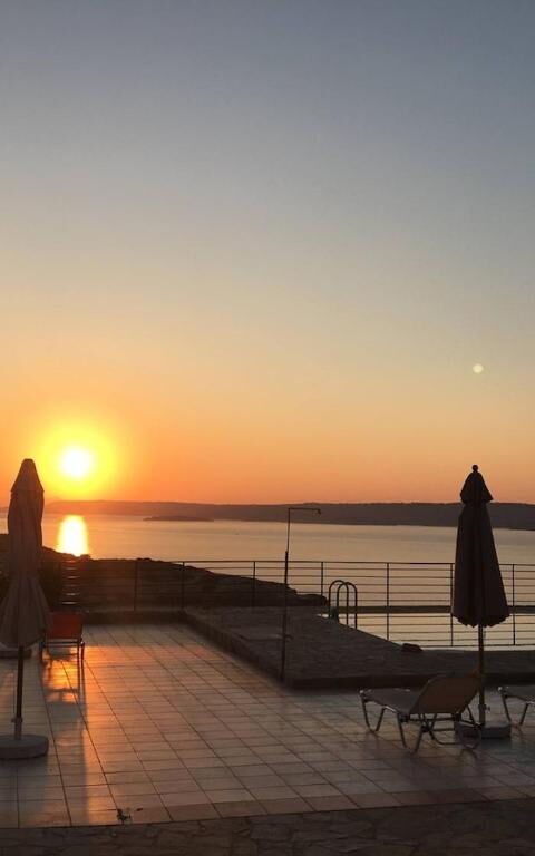 Villa Pi: Extérieur, Extérieurs, Vues