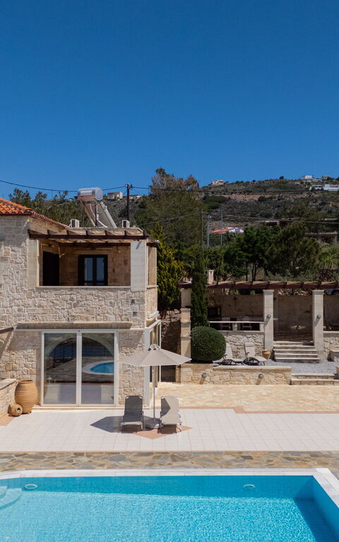 Villa Pi: bassin, Extérieur, Extérieurs